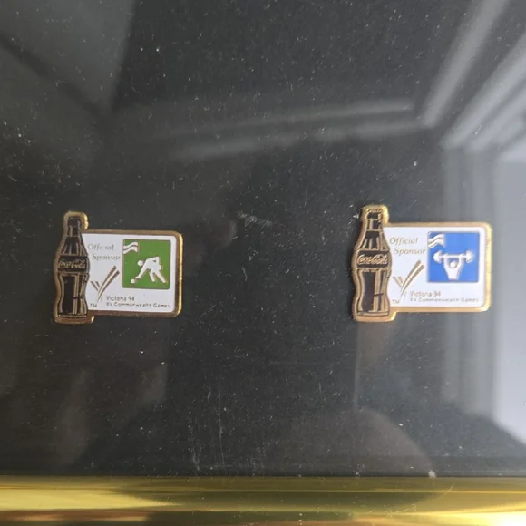 Vintage 1994 Coca-Cola Victoria Commonwealth Games Framed Pin Set (15 Pins) - Picture 4 of 9